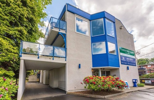 Regional District of Nanaimo Apartment | Luxury Downtown Penthouse