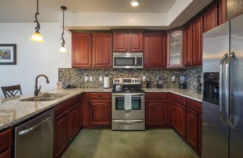 Moab Apartment | Luxury Downtown Rental (Hot Tub/Pet Friendly) - La Dolce Vita Villas #10