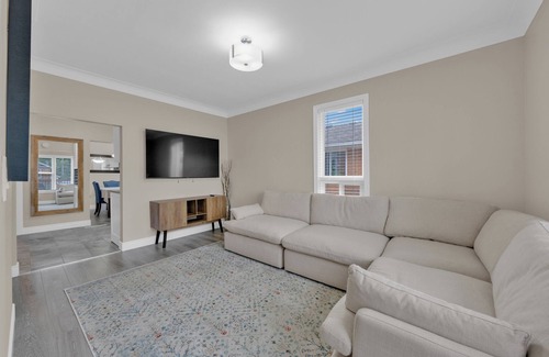 Riverside House | Luxury Escape for Professionals with high speed WiFi.