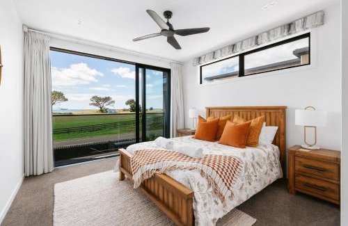 Papamoa Beach House | Luxury Escape with ocean views.