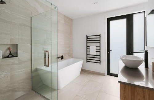 Papamoa Beach House | Luxury Escape with ocean views.