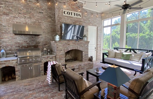 Oxford House | Luxury Estate Home just steps from the Oxford Square