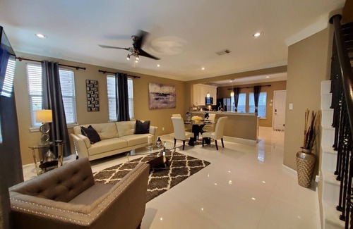Clear Lake Shores House | LUXURY EXECUTIVE TOWNHOUSE - HoustonKemah Area