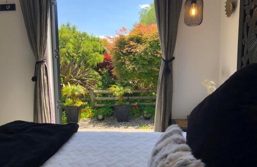 Egmont Village House | Luxury Farm Escape Tiny Home New Plymouth-Egmont Village