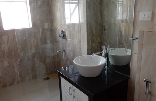 Porvorim House | Luxury Five Bedroom Villa with Private Swimming Pool and Jacuzzi in Resort