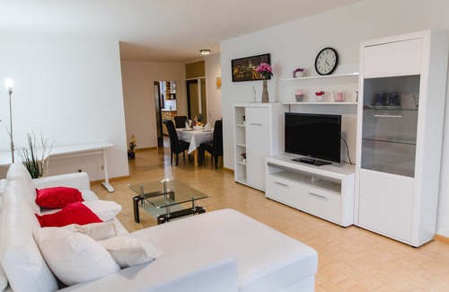 Rhein-Erft-Kreis District Apartment | Luxury flat between Cologne and Bonn, airport & trade fair shuttle