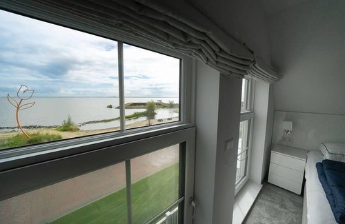 Uitdam House | Luxury flat with 3 bedrooms, 3 bathrooms and glass veranda