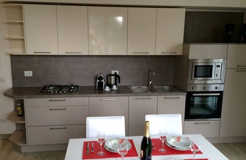 Lezzeno Apartment | LUXURY garden Apartment near BELLAGIO
