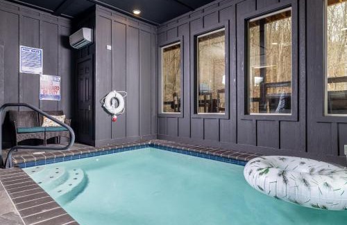 Gatlinburg House | Luxury Gatlinburg Cabin, Heated Pool, Theater, Hot Tub