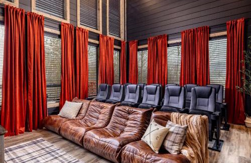 Gatlinburg House | Luxury Gatlinburg Cabin, Heated Pool, Theater, Hot Tub