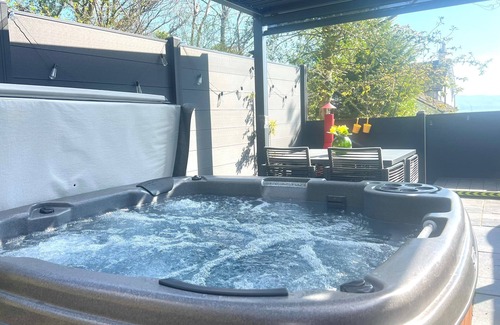 Innellan Cabin | Luxury Glamping Escape - Hot tub - West Coast Scotland