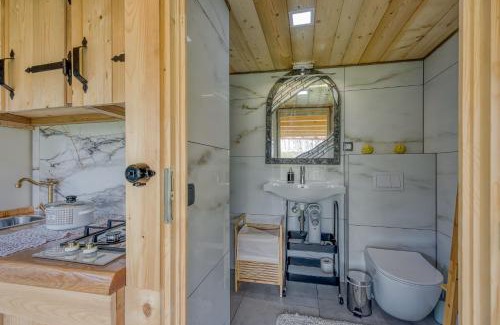 Ivancna Gorica Apartment | Luxury Glamping House Pia - Happy Rentals