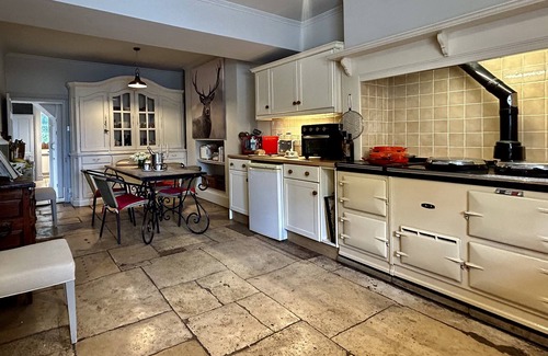 Tetbury House | Luxury Grade II Listed Retreat, Secret Walled Garden midst Royal Market Town