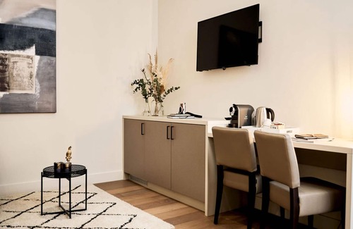 Kaatsheuvel House | Luxury group home with bar and catering kitchen