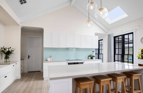 Bellbrae House | Luxury Hampton’s Estate with Swimming Pool