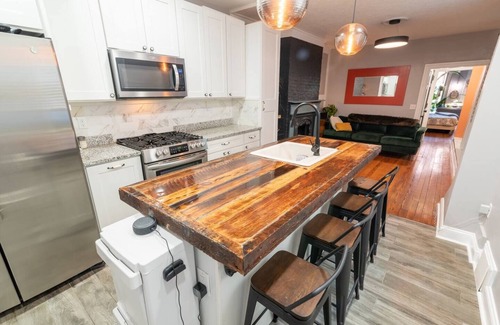 Upper Fells Point Apartment | Luxury Historic Apartment-Stunning City Skyline!