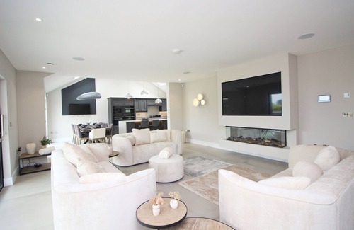 St Merryn House | Luxury holiday home with hot tub
