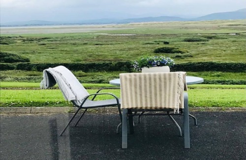 Inch House | Luxury holiday home, at Inch Beach, overlooking Dingle Bay on Wild Atlantic Way