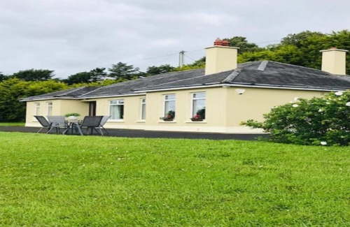 Inch House | Luxury holiday home, at Inch Beach, overlooking Dingle Bay on Wild Atlantic Way