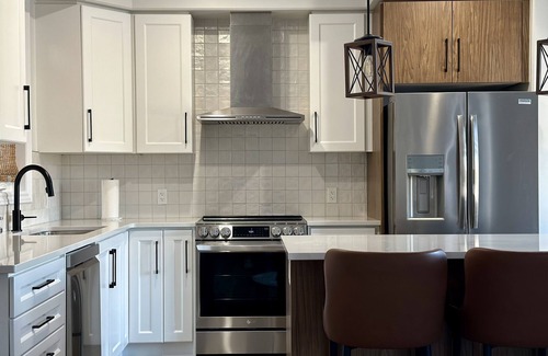 Amherstview House | Luxury Holiday Home in Kingston