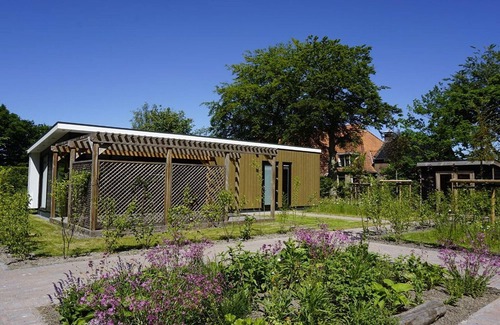 Sint Nicolaasga House | Luxury holiday home surrounded by water