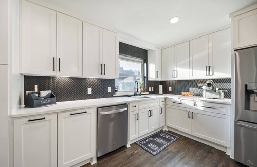 North Central Carrollton House | Luxury Home 4 Bedroom/2Bath