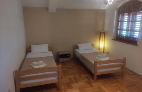 Donje Polje Apartment | Luxury Home Cetinje