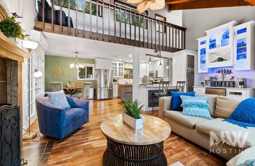 Hayden View Estates House | Luxury Home—Hot Tub, Fire Table, Office, Stunning Lake Views, 15 Miles to Silverwood, 2 to Beach!