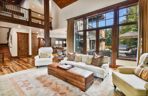 South Snyderville Basin House | Luxury Home: Hot Tub, Large Kitchen, Pool Table, 5 Fireplaces, Near Canyons Village