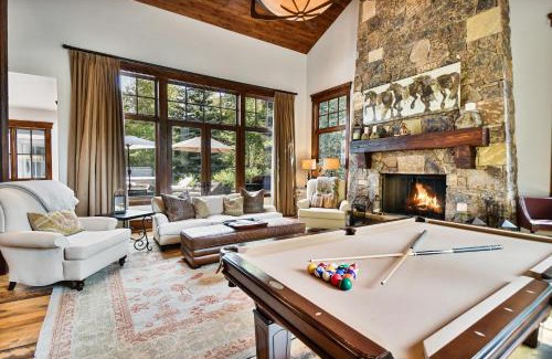 South Snyderville Basin House | Luxury Home: Hot Tub, Large Kitchen, Pool Table, 5 Fireplaces, Near Canyons Village