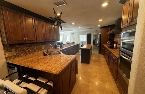Bay Hill House | Luxury Home in Bay Hill @ Arnold Palmer/5 Minutes to Universal Studios