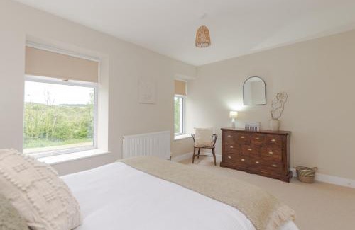 Aberdare House | Luxury Home in Penderyn - Waterfall Country