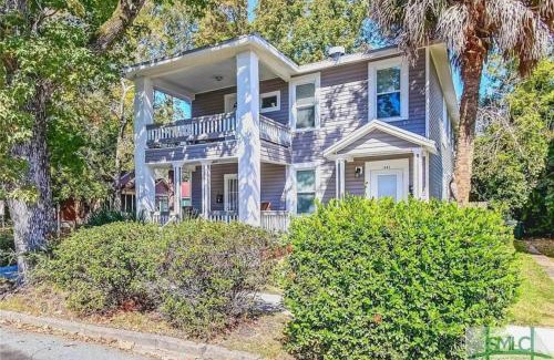Coffeyville House | Luxury Home near South Historic District