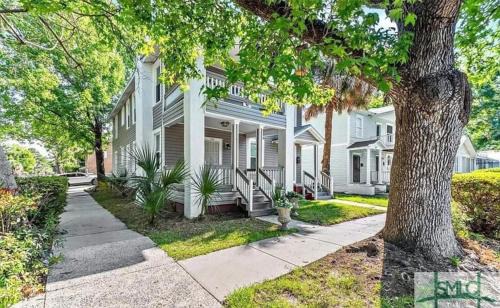 Coffeyville House | Luxury Home near South Historic District