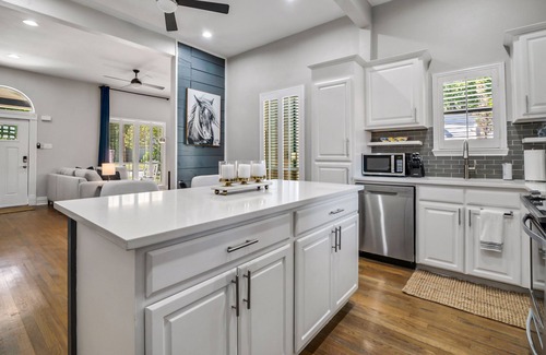 McKinney House | Luxury Home Stay Near Historic Downtown McKinney