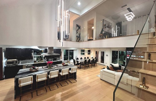Lake Highlands House | Luxury Home w Pool, Chef's Kitchen, Poker Room & Massage Chairs