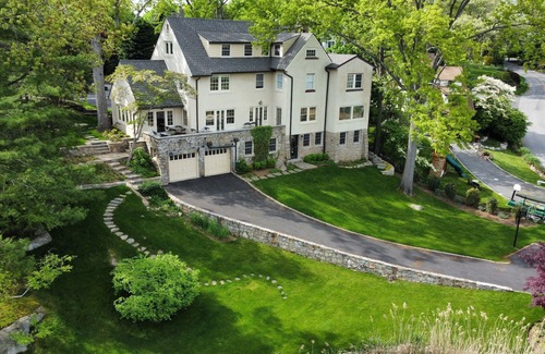 Mamaroneck House | Luxury Home with Amazing Water Views - Perfect for an intimate family gathering