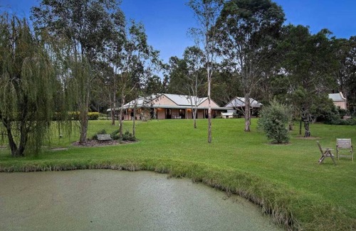 Branxton House | Luxury homestead with pool and spa, Hunter Valley