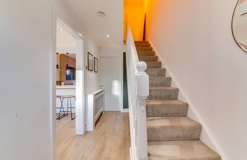 Cleethorpes House | Luxury Hot Tub 1 King Bed 1 Single Bed Private Parking 90sec walk to the beach