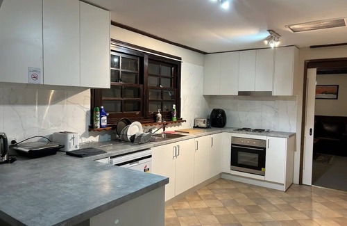 Windsor House | Luxury House 5 Bedrooms River View