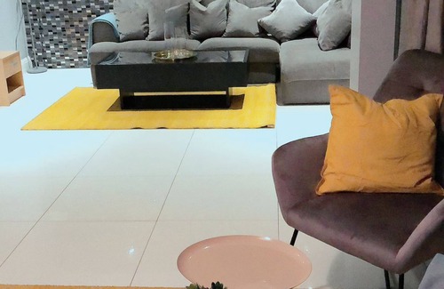 Hatch End House | Luxury House in Pinner, 30 min to Central London!