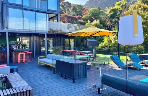 Governors Bay House | Luxury house in the bay. W/pool, spa, pizza oven, bbq and deck.