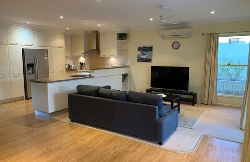 Tenterfield House | Luxury House in Tenterfield with an amazing water view