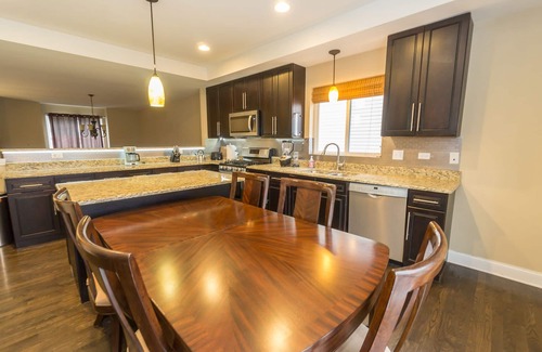 Bensenville House | Luxury House minutes away from O'Hare and Downtown Chicago