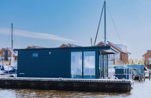 Municipality of Uitgeest Boat Rental | Luxury Houseboat Getaway