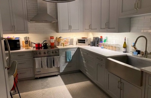Upper Nyack Apartment | Luxury Hudson River Retreat- quaint town, nature & NYC nearby.