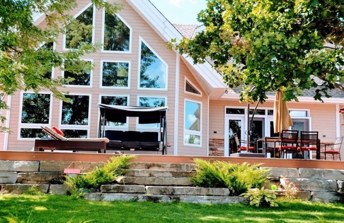 Bobcaygeon Cottage | Luxury Kawartha Lakes Cottage