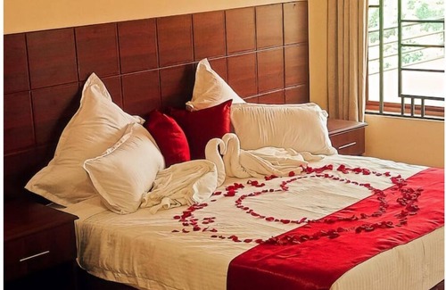 Ongata Rongai Cabin | Luxury King Room with Balcony in Karen Nairobi