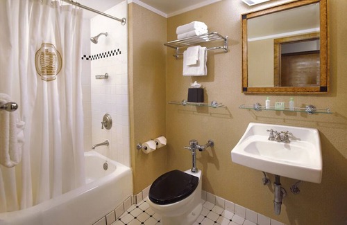 Harbor Hotel | Luxury King Stay Near Promenade, Long Beach!