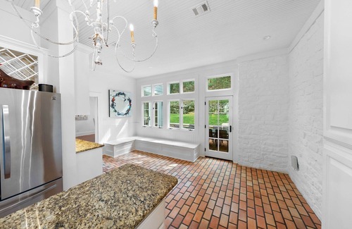Rivercrest House | ⭐️Luxury Lake Austin: Brunch, Pool, Hot Tub, Waterfront Dock & Pizza Oven⭐️